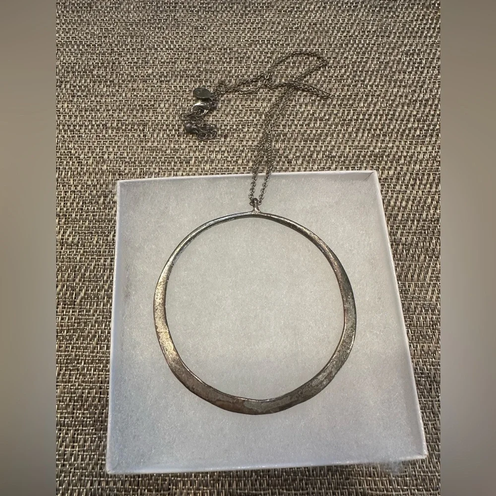 Express Elegant Silver Circle Necklace
